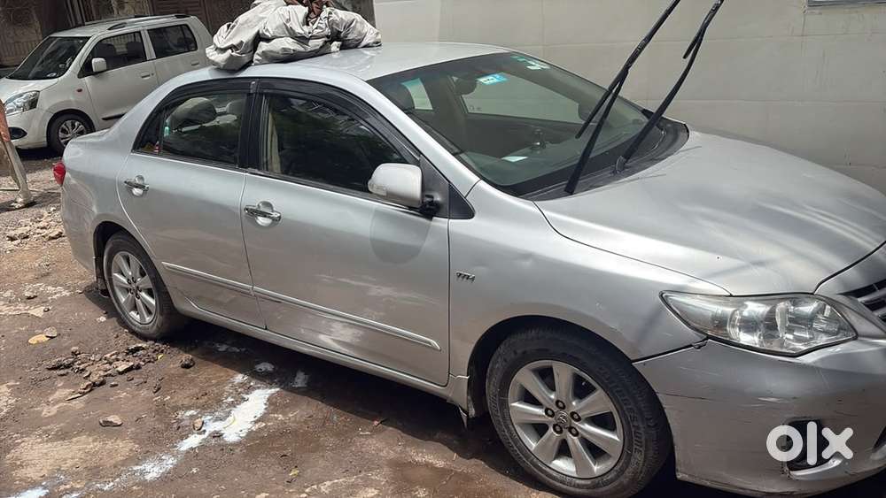 Toyota Corolla Altis 2013