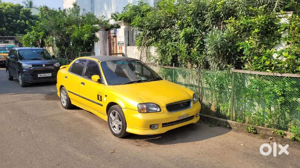 Maruti Suzuki Baleno 2005 Pearl Yellow Color
