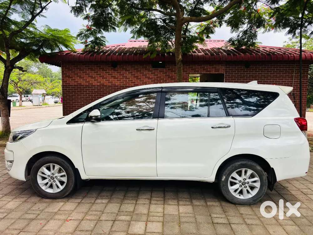 Toyota Innova Crysta 2016 Diesel 130000 Km Driven