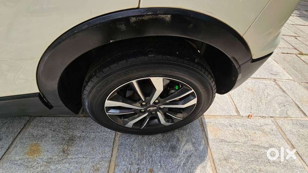 Mahindra Xuv300 1.2 W8 (o) Amt Petrol, 2020, Petrol