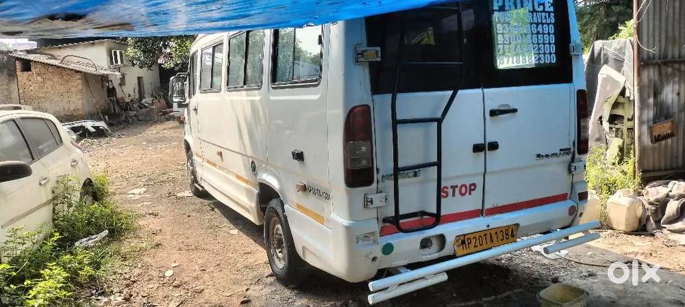 टेंपो ट्रैवलर 12 +1