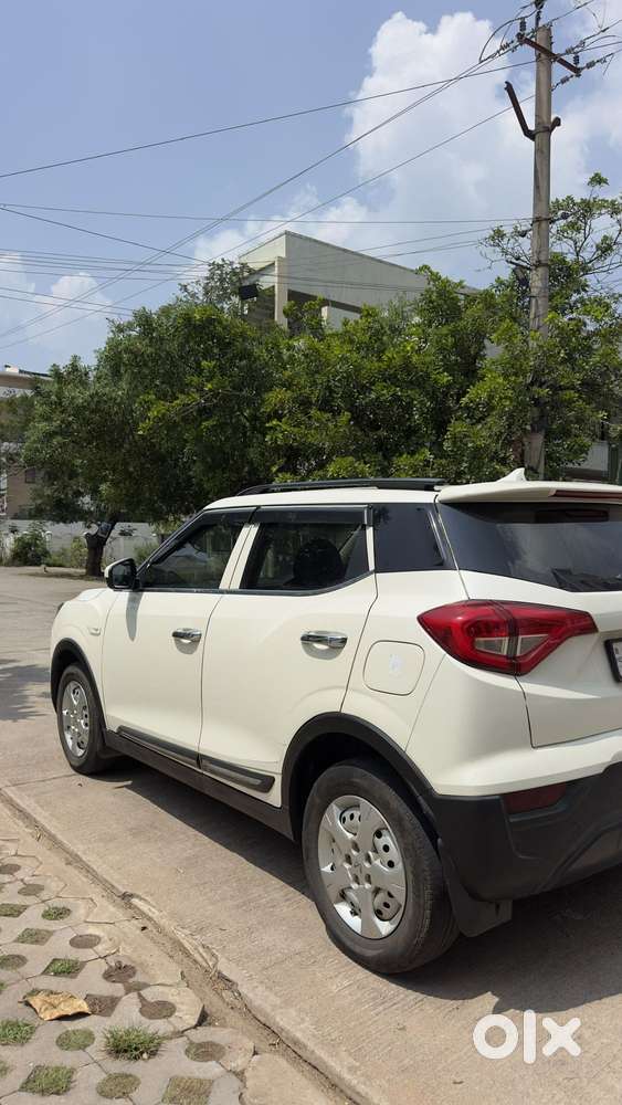 Mahindra Xuv300 W4, 2023, Petrol