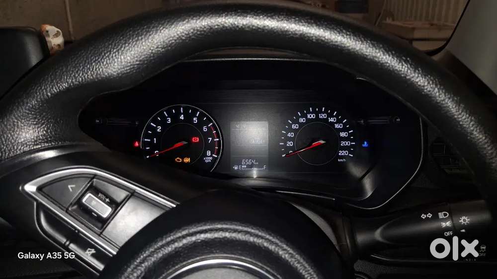Maruti Suzuki Swift Vxi Ags 2025