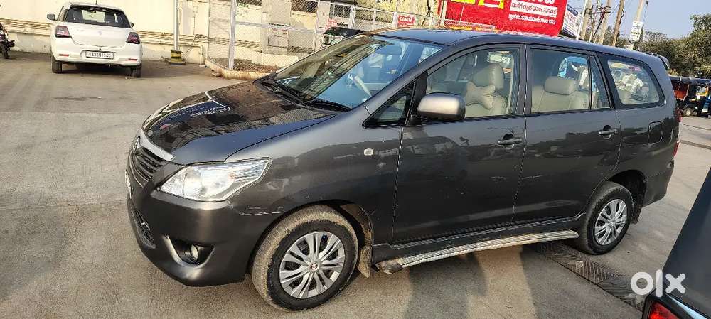 Toyota Innova 2012