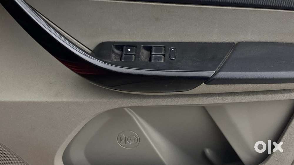 Tata Tiago 1.2 Revotron Xt, 2017, Petrol