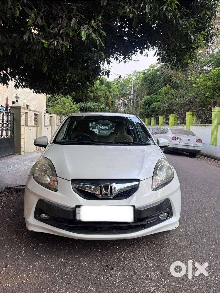 Honda Brio Vx I-vtec Mt 2016  1st Owner  72,880km  Well Maintained