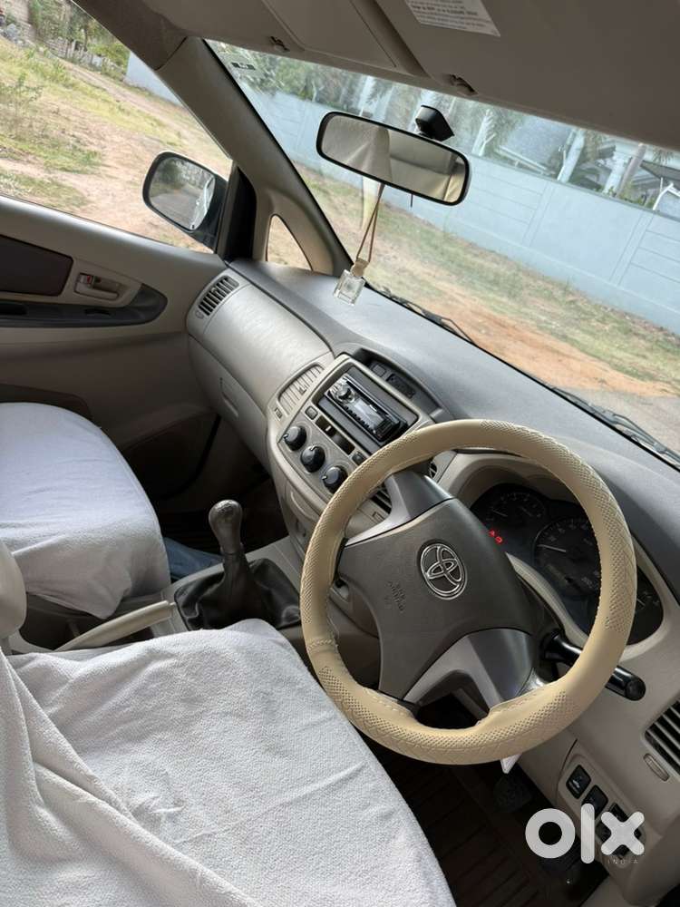 Toyota Innova 2015 Showroom Maintenance