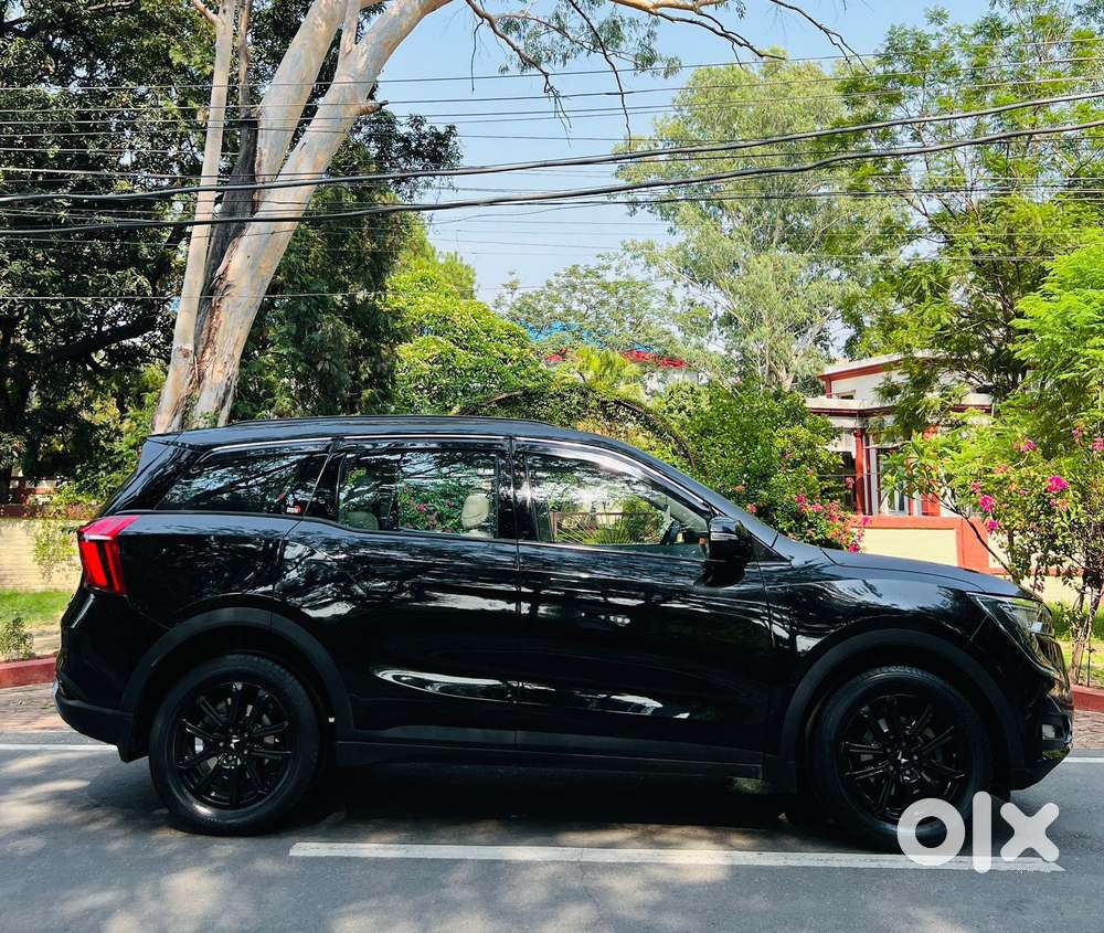 Mahindra Xuv700 2.2 Ax 7 Diesel At Str, 2024, Diesel