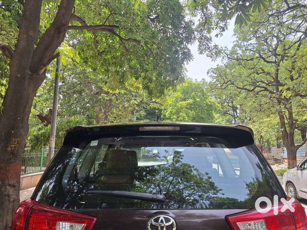 Toyota Innova Crysta 2.8z Automatic, 2016, Petrol