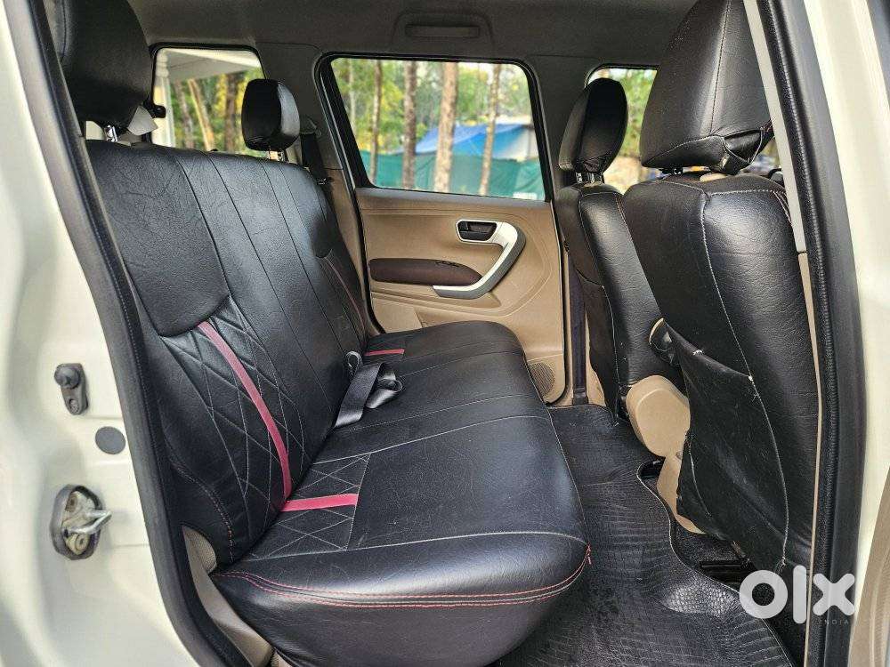 Mahindra Tuv 300 T8 Amt, 2017, Diesel