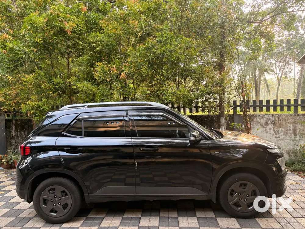 Hyundai Venue 2024 Diesel Well Maintained