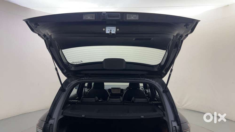 Hyundai Venue Sx Knight Edition Mt, 2025, Petrol