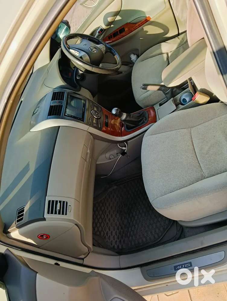 Toyota Corolla Altis 2010 Petrol Manual