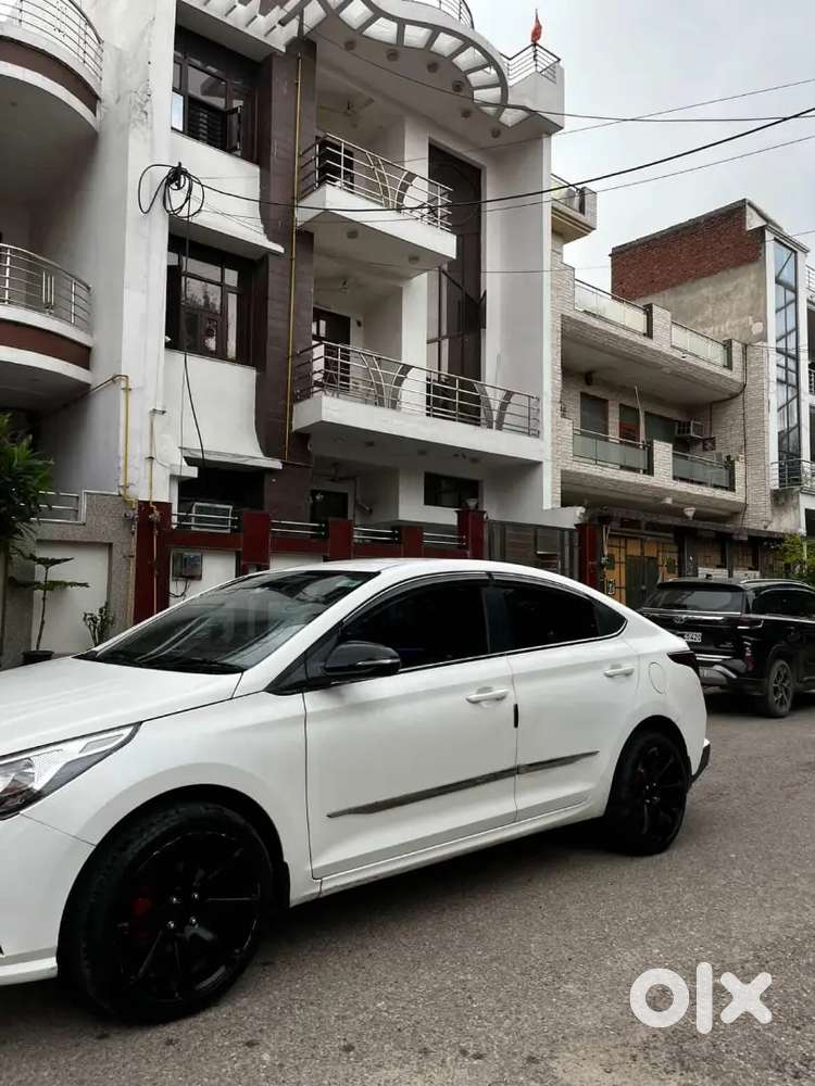 Hyundai Verna 2023 Petrol 69000 Km Driven