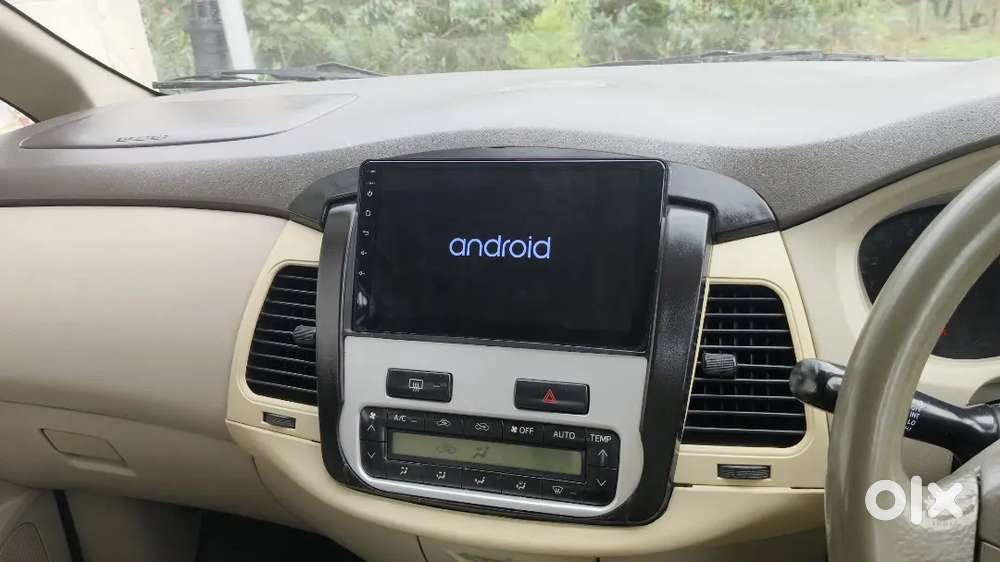 Toyota Innova 2011, 2.5 V Model