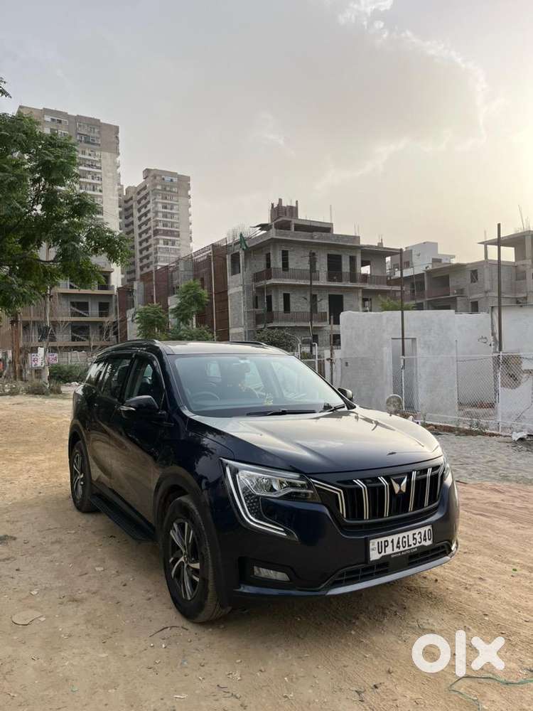 Mahindra Xuv700, Petrol Manual, Midnight Black (dark Blue).