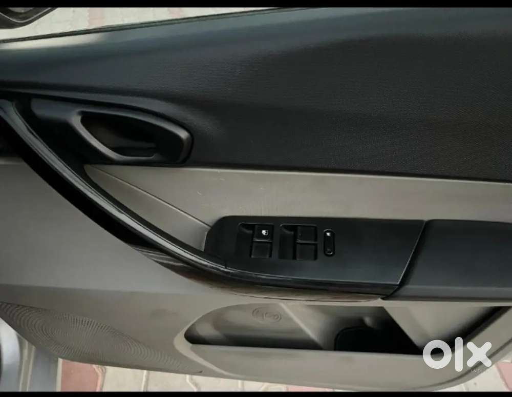Tata Tiago Revotron Xt 2018