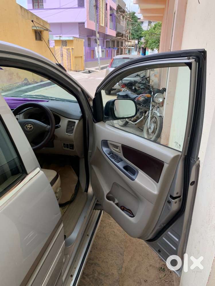 Toyota Innova Diesel Manual 2011 Year In Good & Excellent Condition