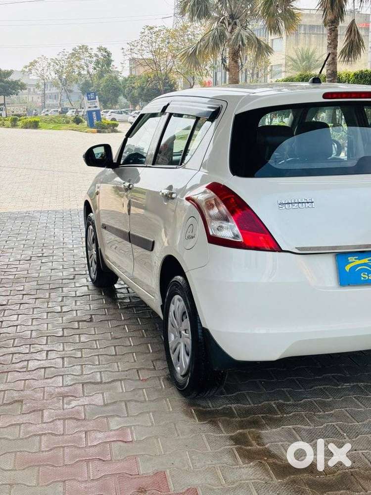 Maruti Suzuki Swift Lxi Optional-o, 2017, Petrol
