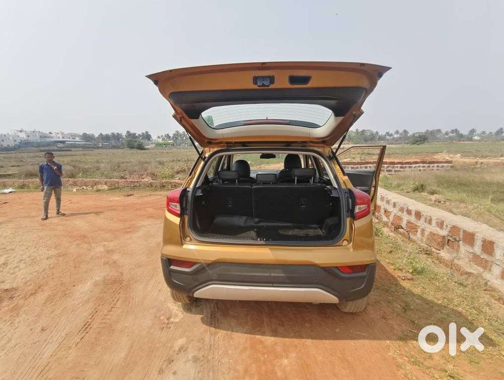 Mahindra Xuv300 W8 Option Dual Tone, 2022