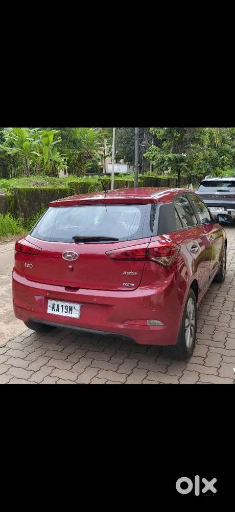 Hyundai I20 Asta 1.4 2015 (top End) At 5.85 Lacs
