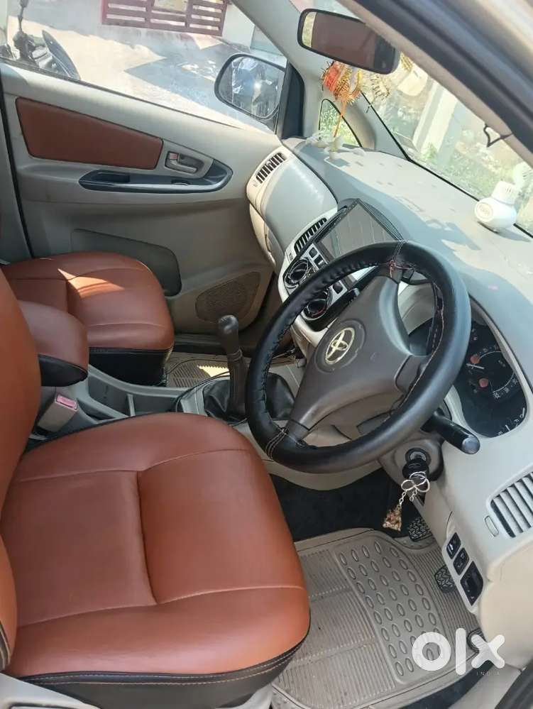 Toyota Innova 2011