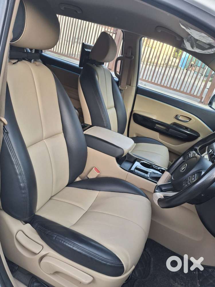 Kia Carnival Premium, 2021, Petrol