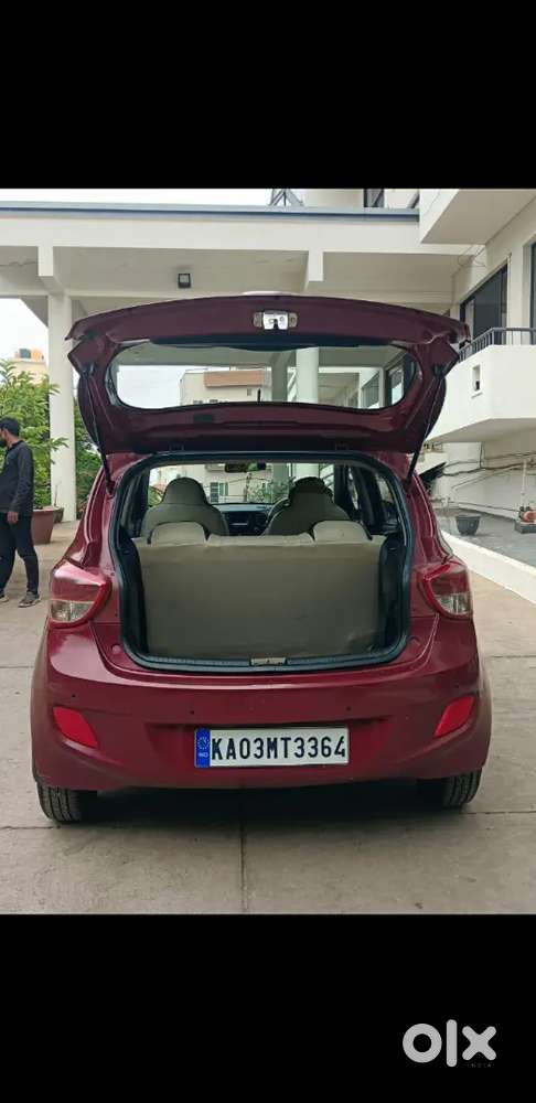 Hyundai Grand I10 Sportz At 2014, Showroom Service History, Mint Condi