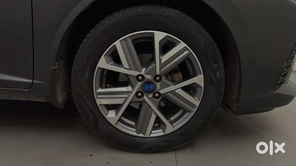 Hyundai Verna 1.5 Sx Petrol Mt, 2023, Petrol