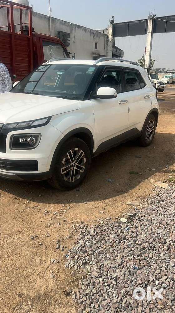 Hyundai Venue 2025 Diesel 70000 Km Driven