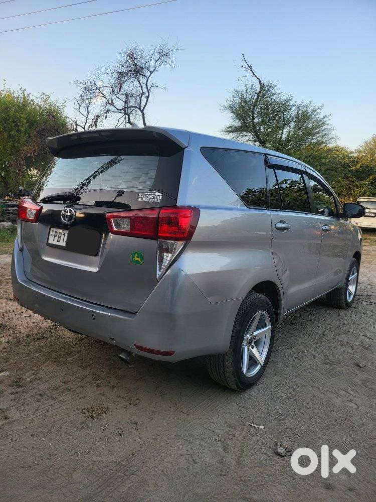 Toyota Innova Crysta 2.4 Gx Mt 8s, 2017, Diesel