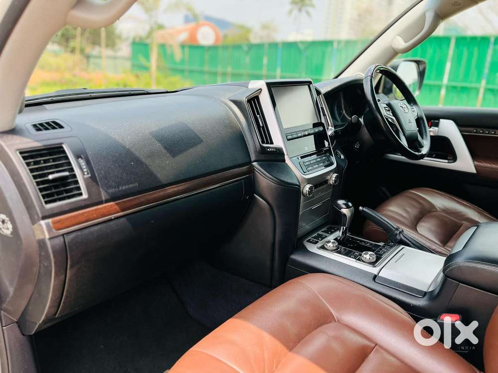 Toyota Land Cruiser [2015-2020] 4.5 Vx Lc 200, 2016, Diesel