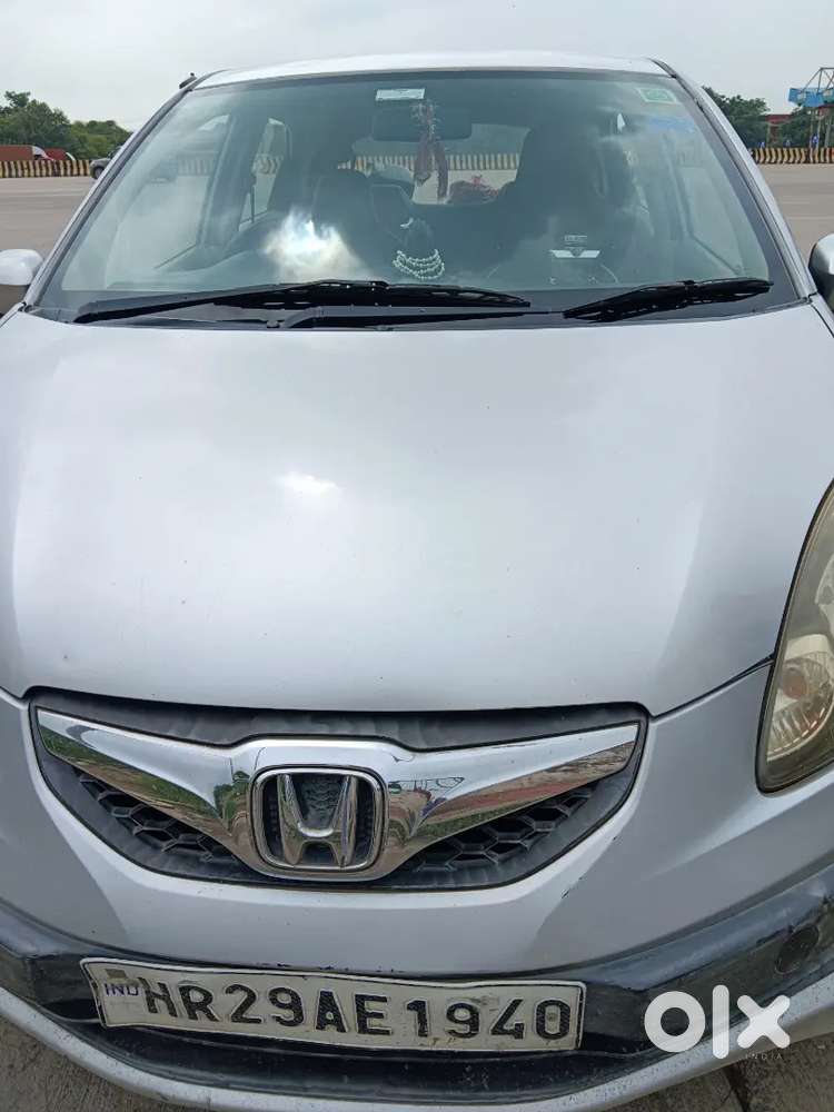 Honda Brio Mt 2012