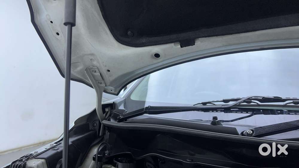 Maruti Suzuki Xl6 Zeta Mt Cng, 2023, Cng & Hybrids