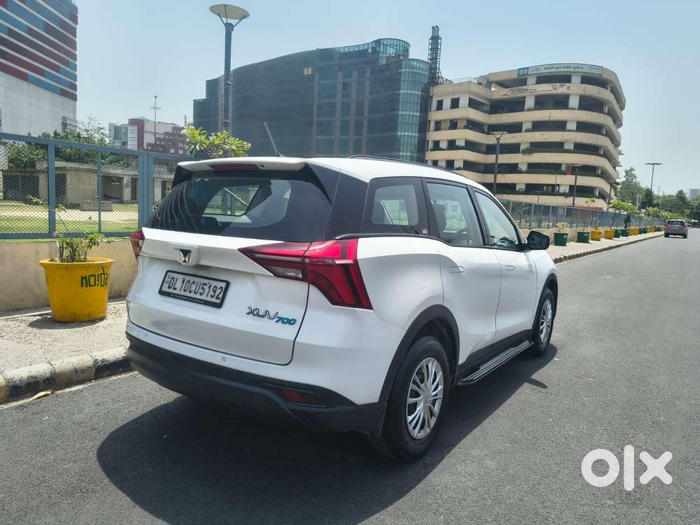 Mahindra Xuv700 Mx Petrol Mt 5 Str (e), 2022, Diesel