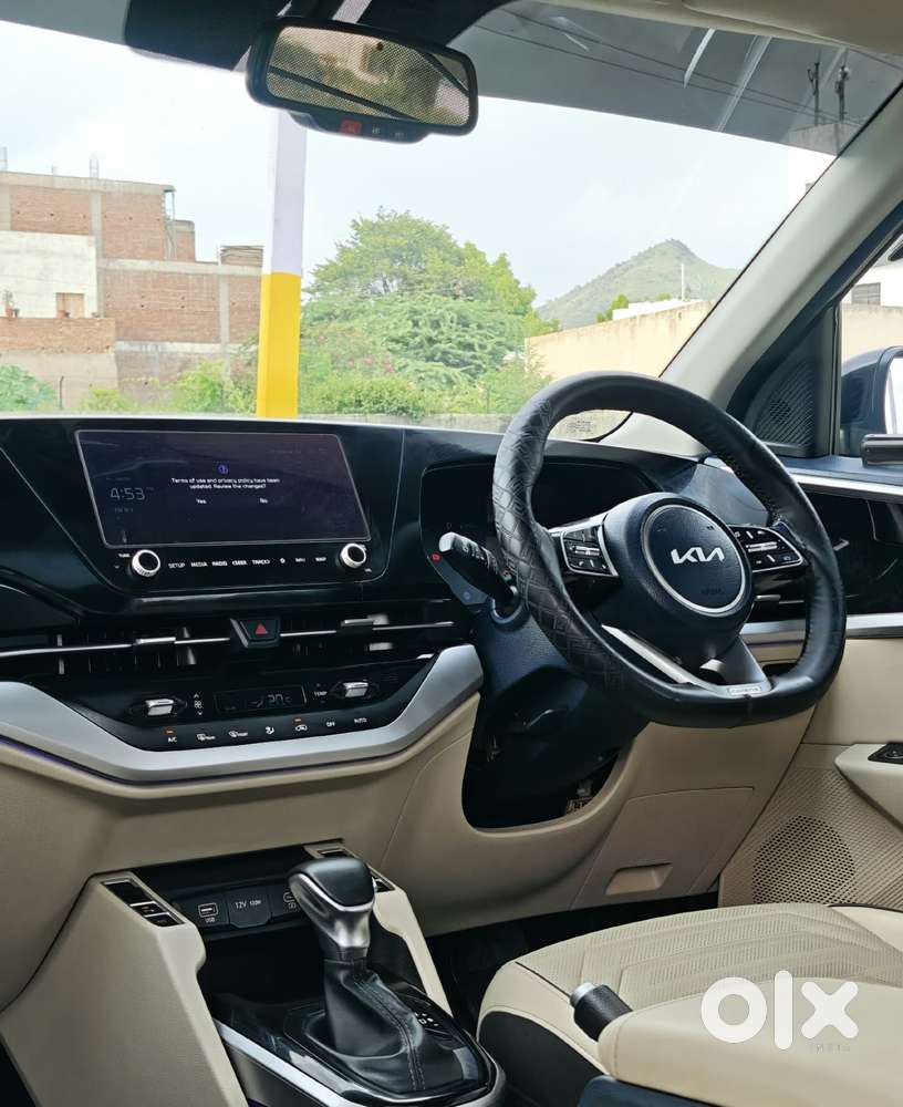 Kia Carens Luxury (o)1.5 Diesel At 7 Str, 2023, Diesel