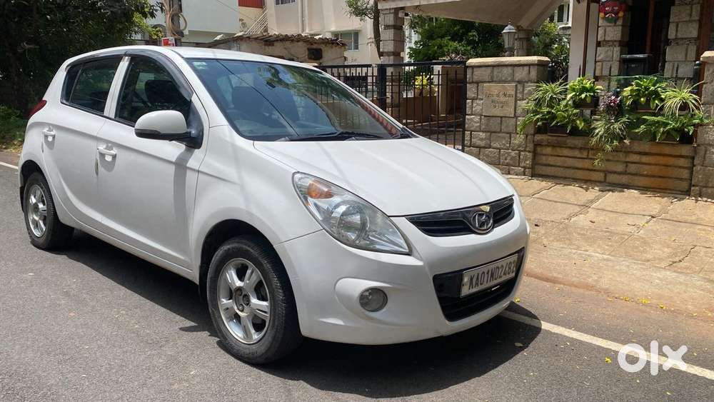 Hyundai I20 2010-2012 1.4 Asta At With Avn, 2011, Petrol