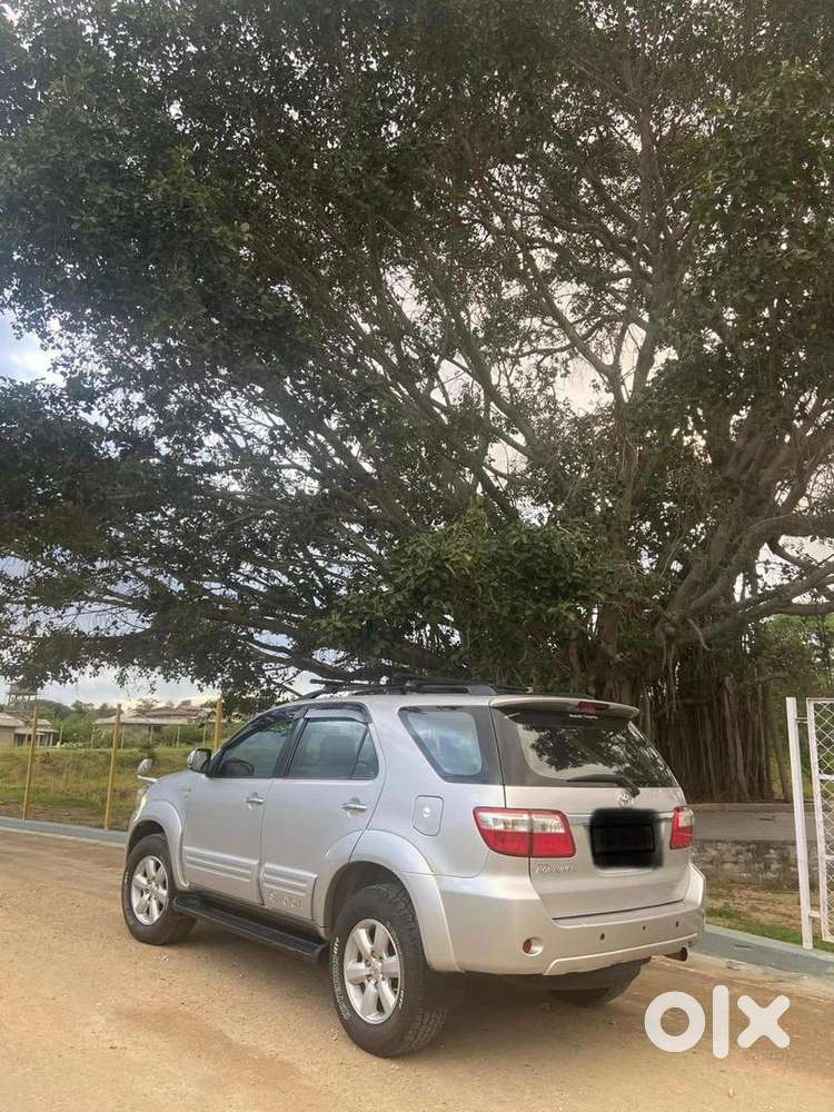 Toyota Fortuner 2009 Diesel 98000 Km Driven