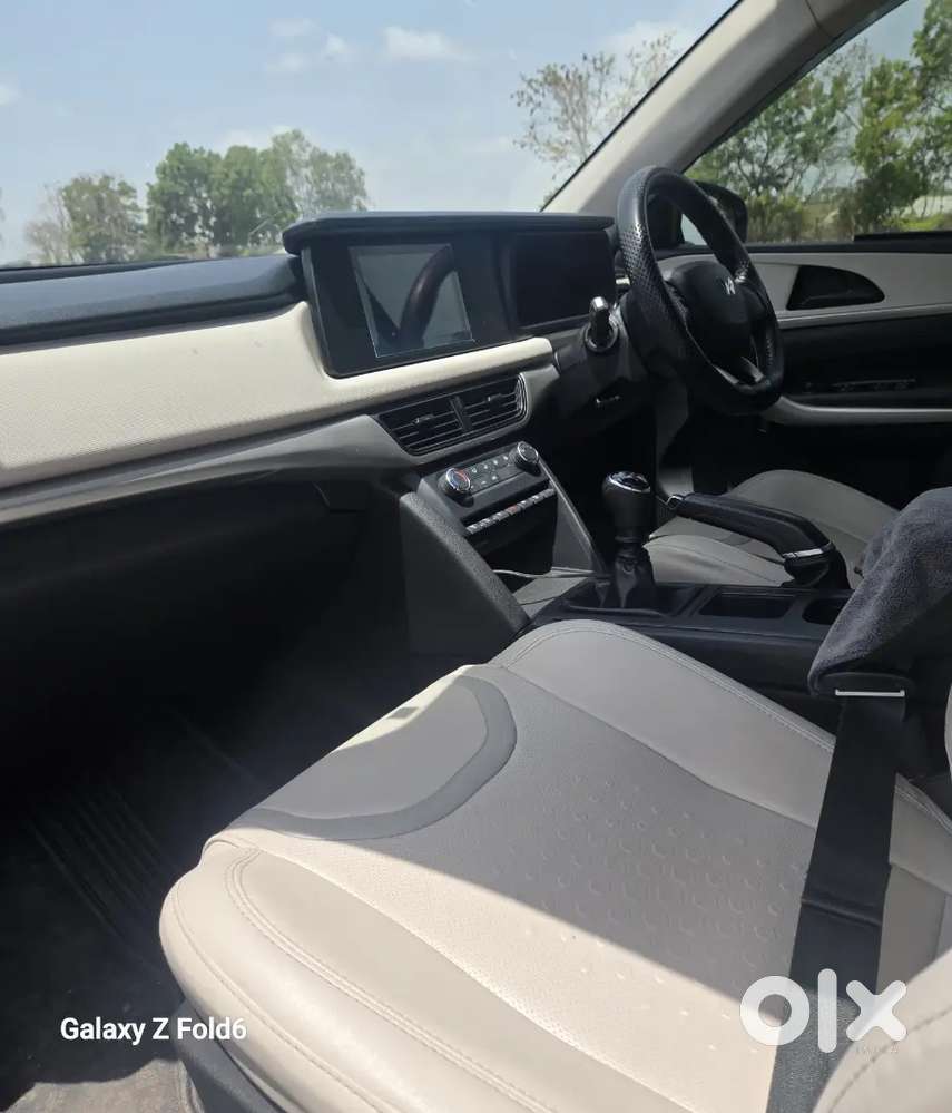 Mahindra Xuv700 2023 Diesel 28000 Km Driven