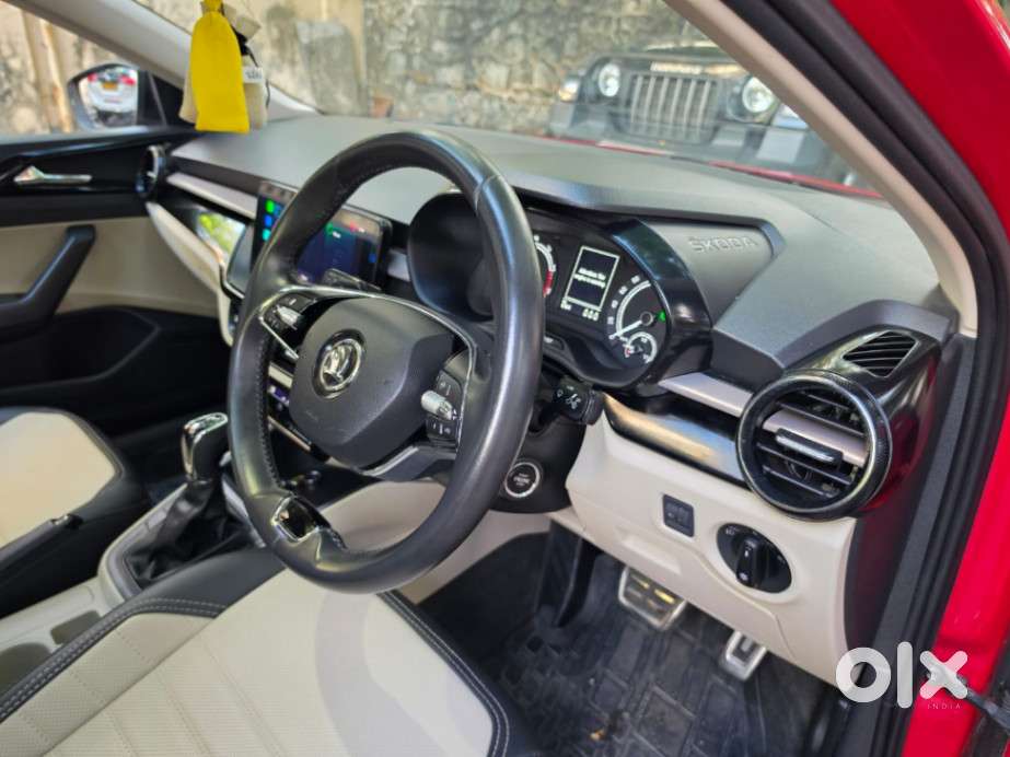 Skoda Slavia Ambition 1.0l Tsi At, 2025, Petrol