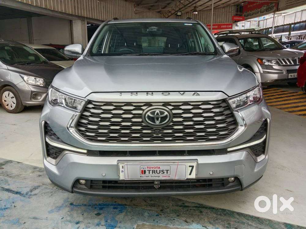 Toyota Innova Hycross, 2023, Petrol