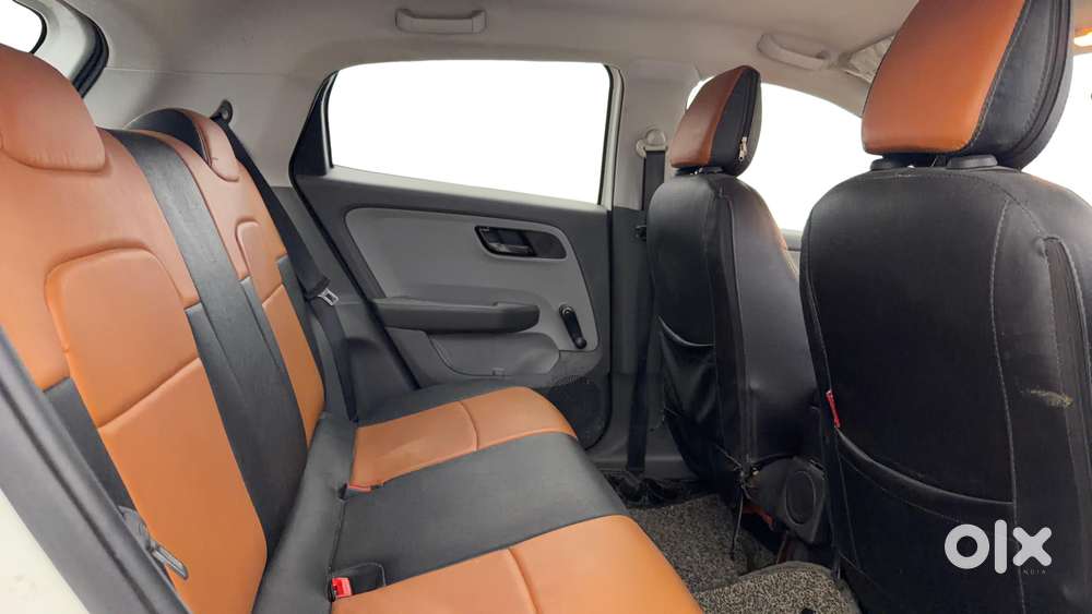 Tata Altroz 1.2 Xe, 2021, Petrol