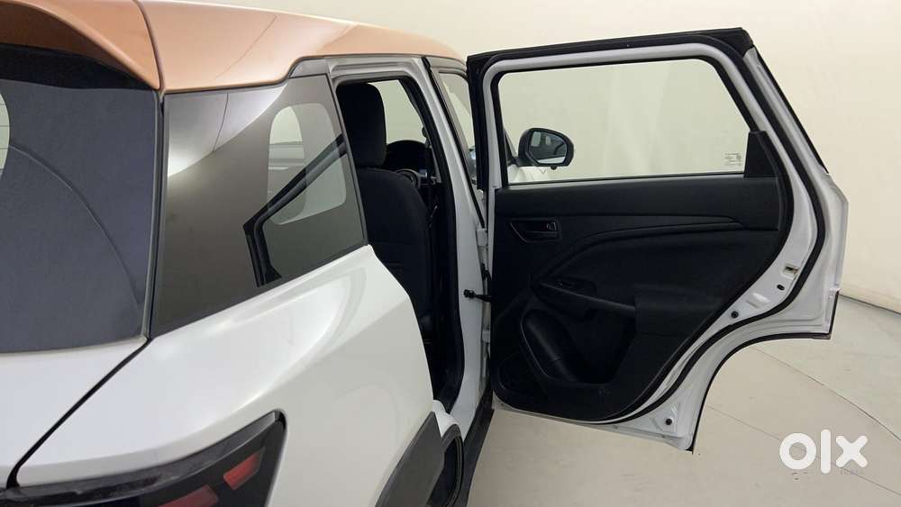 Maruti Suzuki Brezza Vxi At, 2022, Petrol