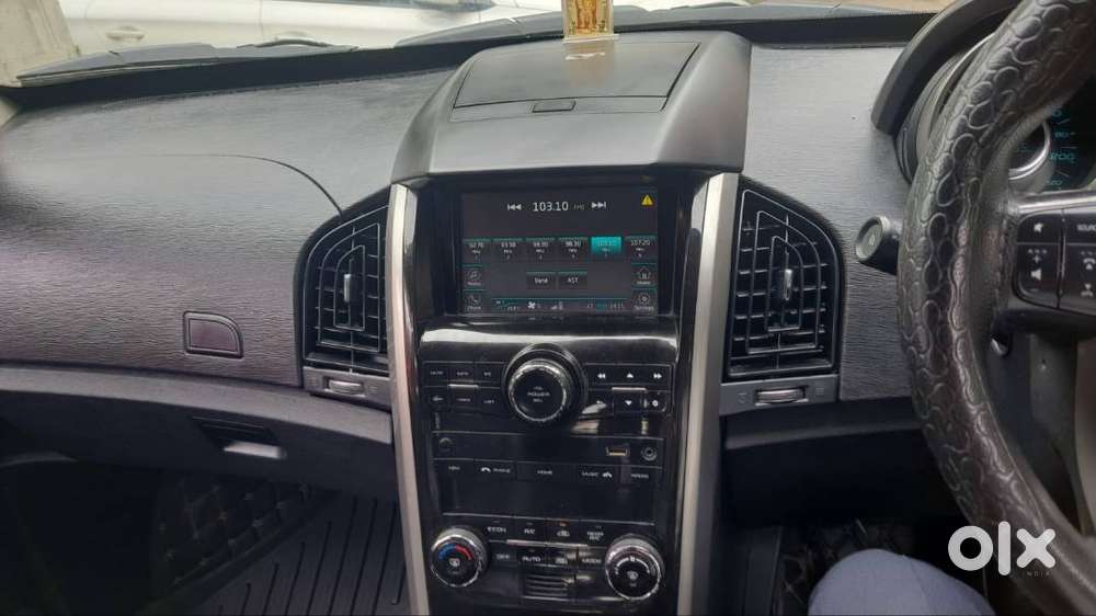 Xuv-500,w9