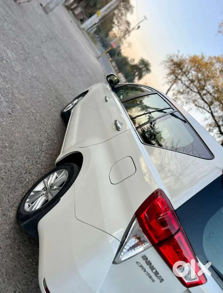 Toyota Innova Crysta 2019 Diesel 117000 Km Driven