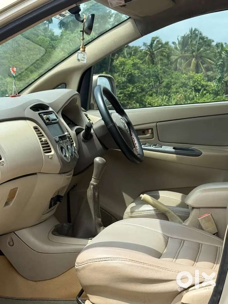 Toyota Innova G4