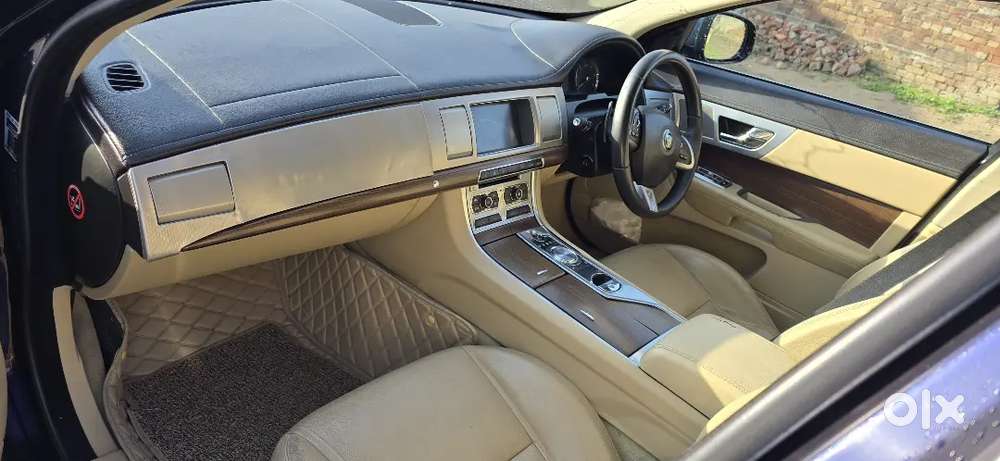 Jaguar Xf 2015 Diesel 74000 Km Driven