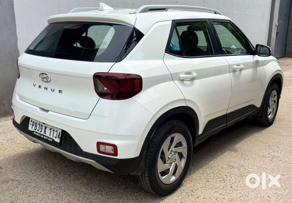 Hyundai Venue, 2022, Petrol