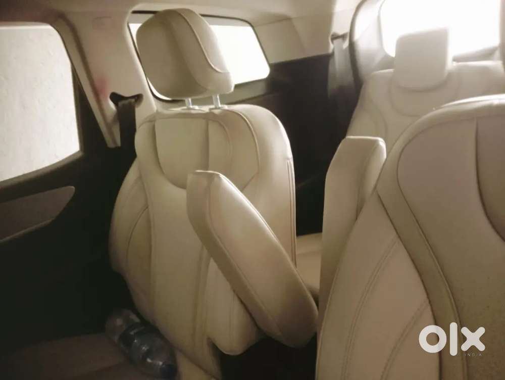 Mahindra Xuv700 2024 Petrol 12500 Km Driven