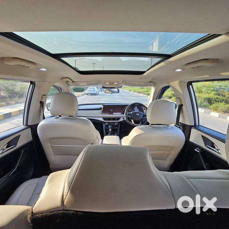 Mahindra Xuv700 2.2 Ax 7 Diesel At Str, 2023, Diesel